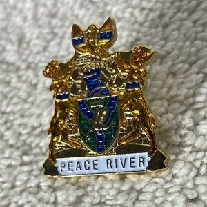 5/$35 Vintage Peace River Alberta Enamel Souvenir Pin